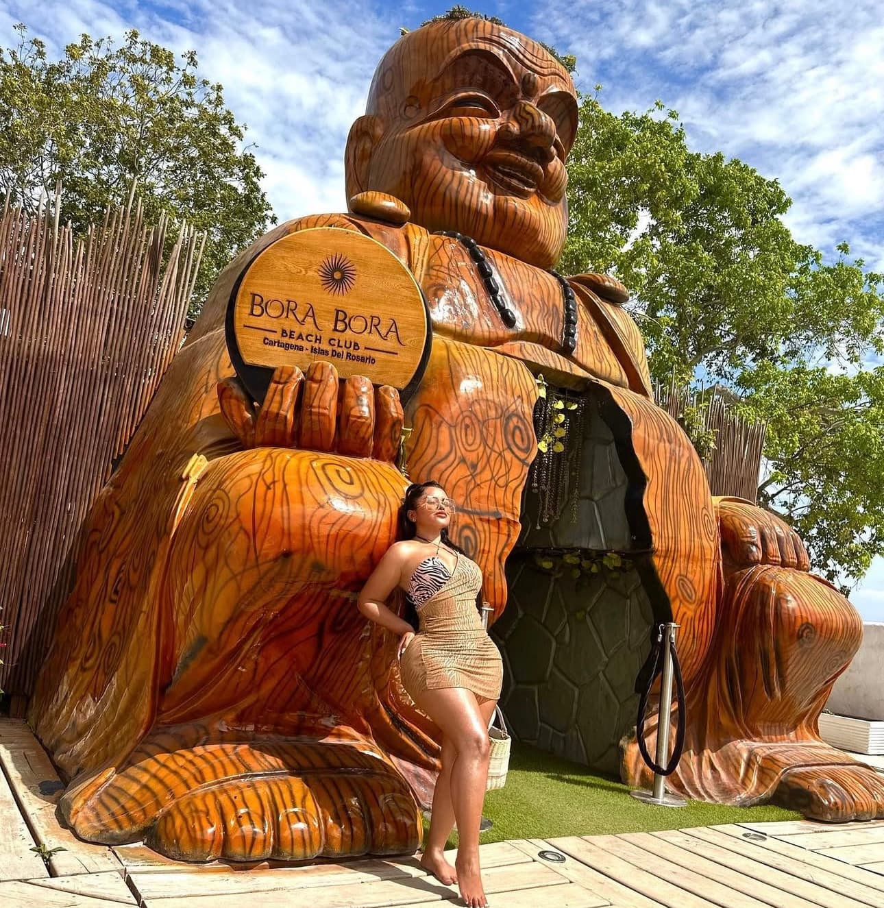 Turistas en lancha deportiva rumbo a las Islas del Rosario, Cartagena de Indias