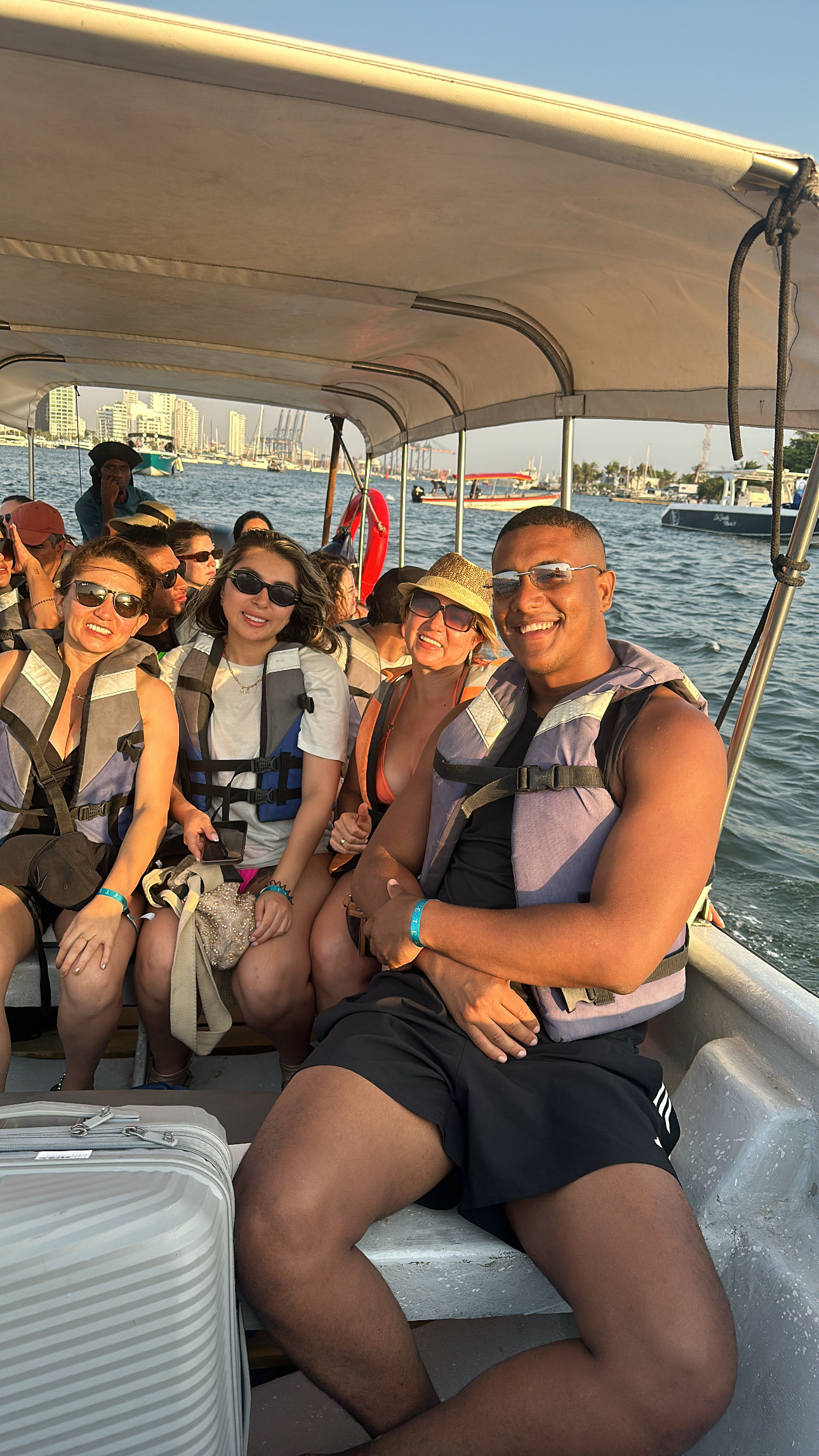 Grupo disfrutando de las playas de Cartagena